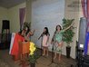 Grupo de louvor cantando ao Senhor junto com os irmãos