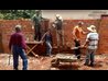 Construção da igreja – irmãos tocando a obra